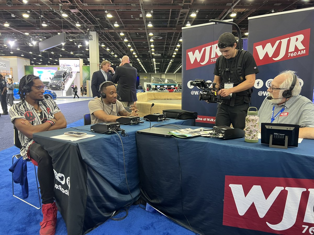 QueMorgan's tweet photo. I had the chance today while at the Detroit International Auto Show to talk about @GM EV future from a sustainability and equity standpoint on @wjrradio with my friend AY Young. https://t.co/0Xco1Ta1iI