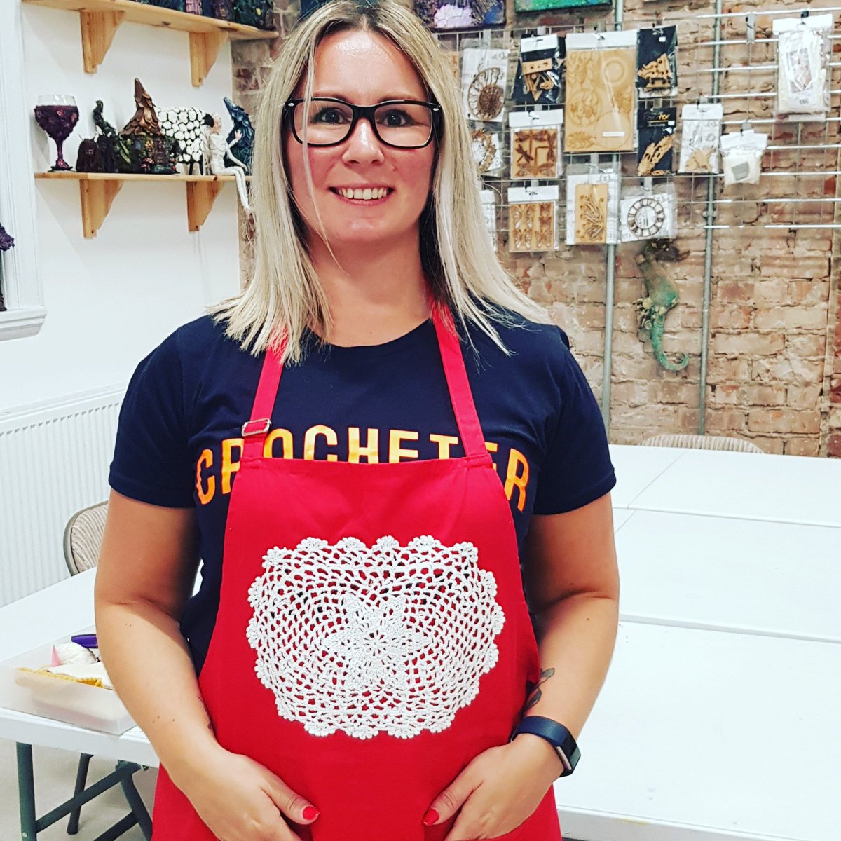 Artisan_Crochet's tweet image. Hi, I&apos;m Lyndsey!
Are you a Crochet Designer?
I love supporting crochet designers to create well written patterns that are consistent in style with no errors.

I created a FREE Style Sheet template to get you started; sign up here artisancrochetdesigns.com/stylesheet
#MHHSBD #crochet #techedit