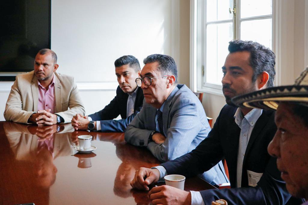 RegionesCP's tweet photo. El Consejero @velascoluisf se reúne este jueves con líderes del departamento de Córdoba para seguir aunando esfuerzos para la participación masiva de la ciudadanía en los #DiálogosRegionales para la construcción del Plan Nacional de Desarrollo. https://t.co/E3k6kGxK7s