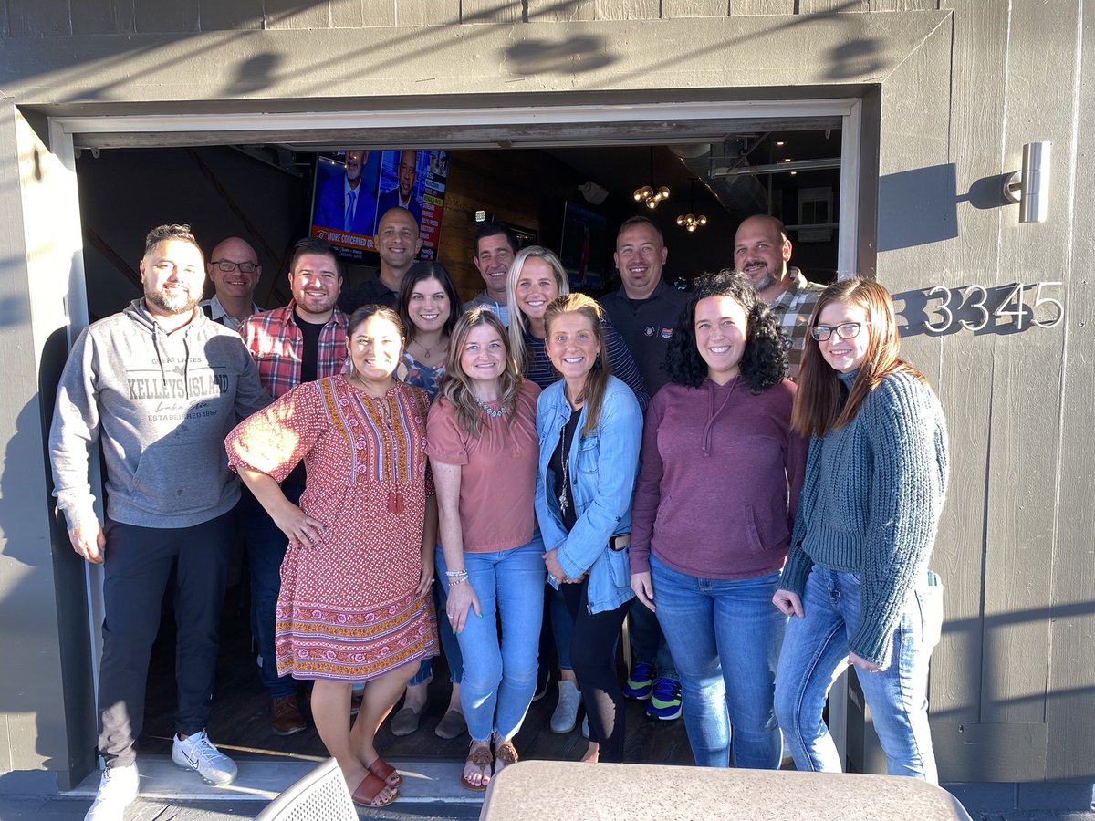 Aryn Davlin tweet media