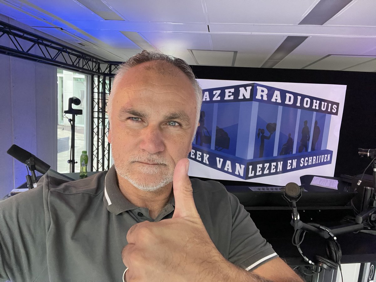 Thema #laaggeletterdheid in het Glazen Radiohuis. Vandaag was ik 9-11u moderator met oa wethouder Barend Rombout van <a href="/GemWestland/">Gemeente Westland</a> Ook live <a href="/PaprikaNL/">Hortibiz Newsradio</a> de tuinbouwzender van Nederland.