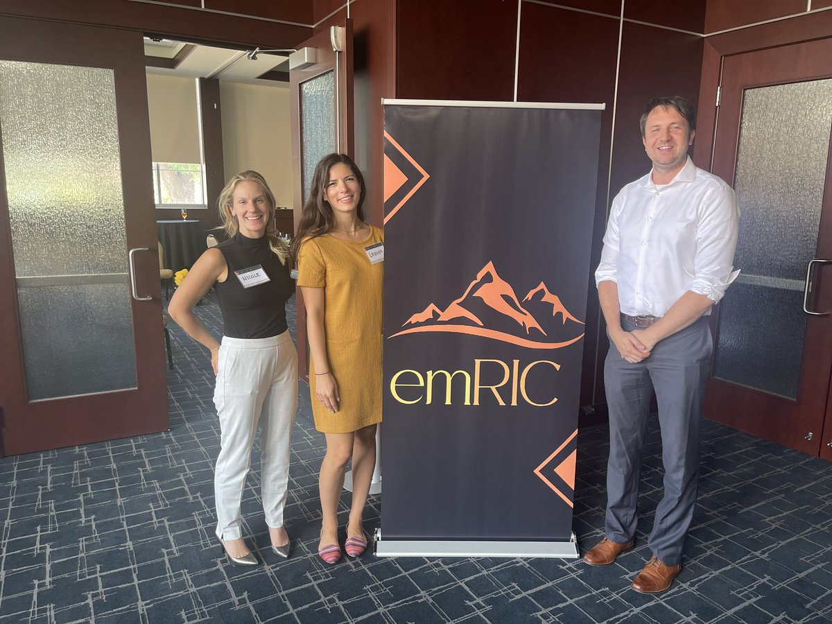 IDEaS_Office's tweet photo. #HappeningNow Procedural skills workshop at the Emergency Medicine for Rural &amp; Indigenous Communities conference featuring some of our #FLIP team! Go @em4RIC!!! https://t.co/98tlciWHgL