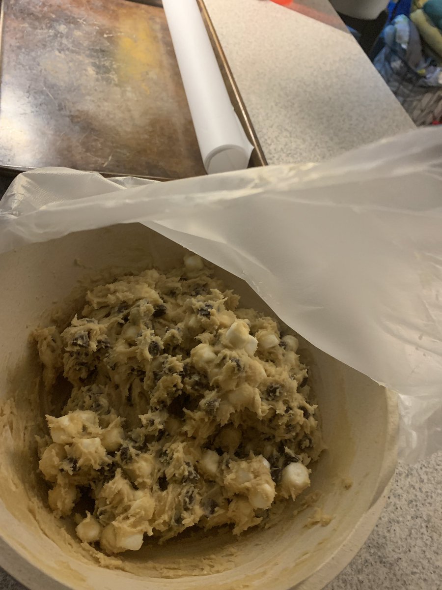 markpreston420's tweet photo. S’mores cookies hell yea go me winning https://t.co/BJ00z4zQGx