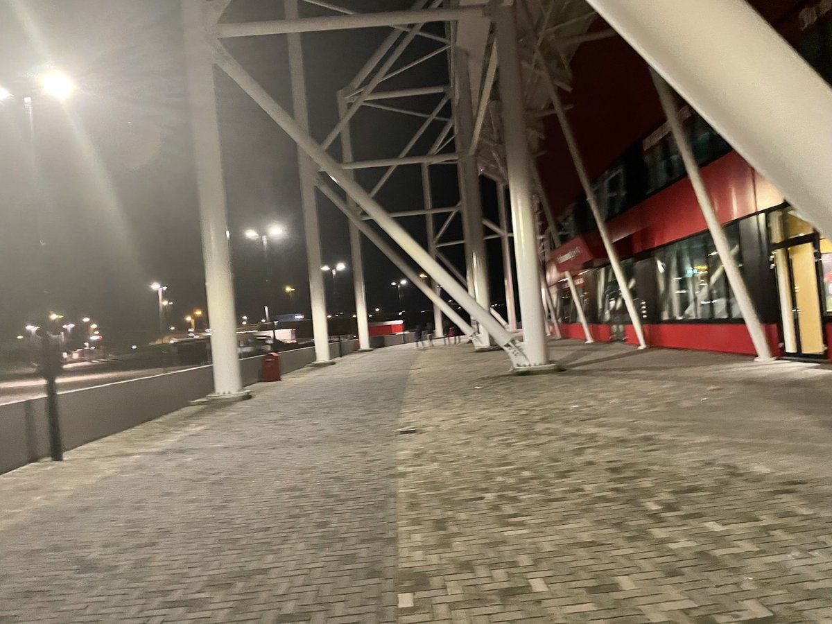 joskeijsper's tweet photo. Één van de slechtste wedstrijden van @AZAlkmaar in de afgelopen weken maar wel winnen! Dus pilsen tot we eruit gegooid worden! #az #alkmaar #azavad https://t.co/qRjwdT7KWZ