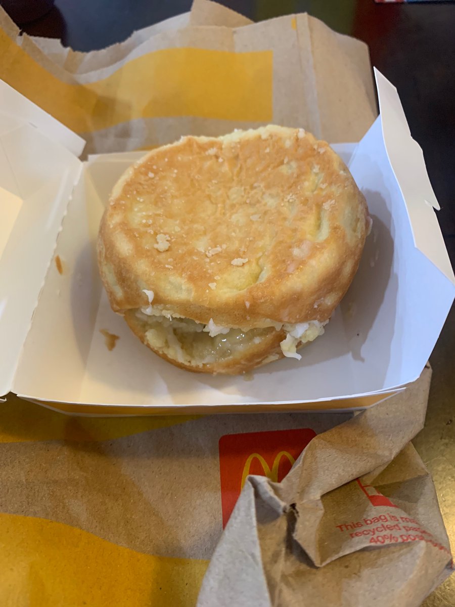 Mia8263's tweet photo. @McDonalds do you hate me? #cheesedanish https://t.co/h9qUnKcyUg