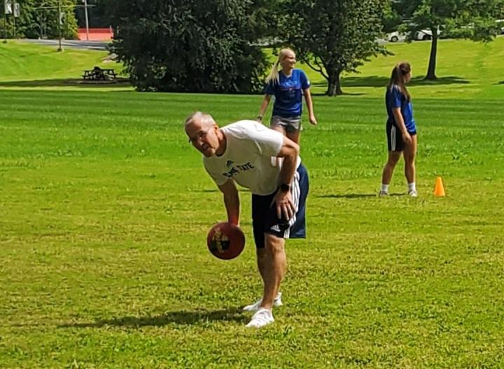 Roane State Women's Basketball (@roanestatewbb) on Twitter photo Did you know @roanestatewbb Hall of Fame head coach <a href="/DavidHarnish10/">David Harnish</a> is also a Hall of Fame kickball pitcher? #WhoKnew #GoRaiders Did you know @roanestatewbb Hall of Fame head coach <a href="/DavidHarnish10/">David Harnish</a> is also a Hall of Fame kickball pitcher? #WhoKnew #GoRaiders