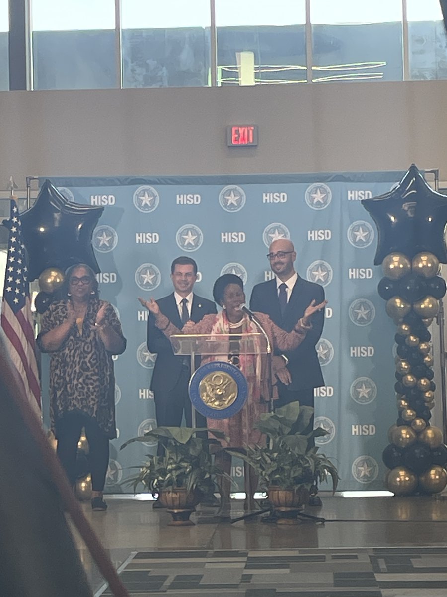 StopTxDOTi45's tweet photo. 1/RECAP FROM MONDAY ✨Thank you to @SecretaryPete &amp; @POTUS for your commitment to public transit and equity in infrastructure. We were so grateful y'all came to town. Thank you @JacksonLeeTX18 for all the behind the scenes work you do to keep communities included and heard. https://t.co/tgsrxbDpx6