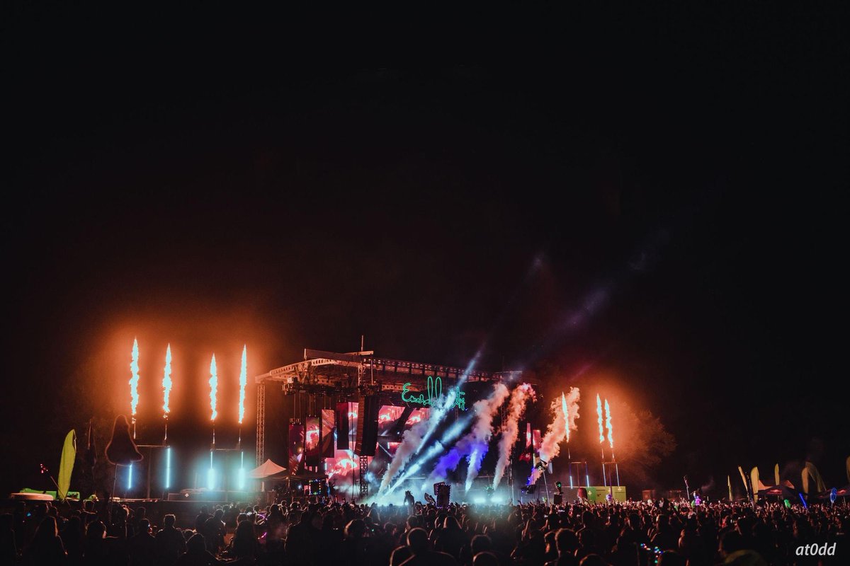 PKsound's tweet photo. #PKAlliance partner @logic_systems had a #TrinityBlack robotic system anchoring the Emerald City stage @Dancefestopia.
10 x Trinity Black per side w 26 x G218 subs & 6 x T10 front fills delivered the likes of @deadmau5, @SevenLionsMusic & more.
Fave set of the weekend? https://t.co/sbyPxaOFrH