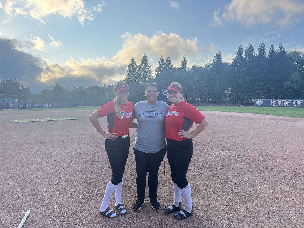 gcarpenter2023's tweet photo. Great night at my future home on Cottrell Field with my teammate @alex36061111. Thanks for helping me get better every day @montanez_22 and @__marchetti__. See you at the next hitting camp. @GaelsSoftball @AasaMerrida18G https://t.co/3EWwObcMTf