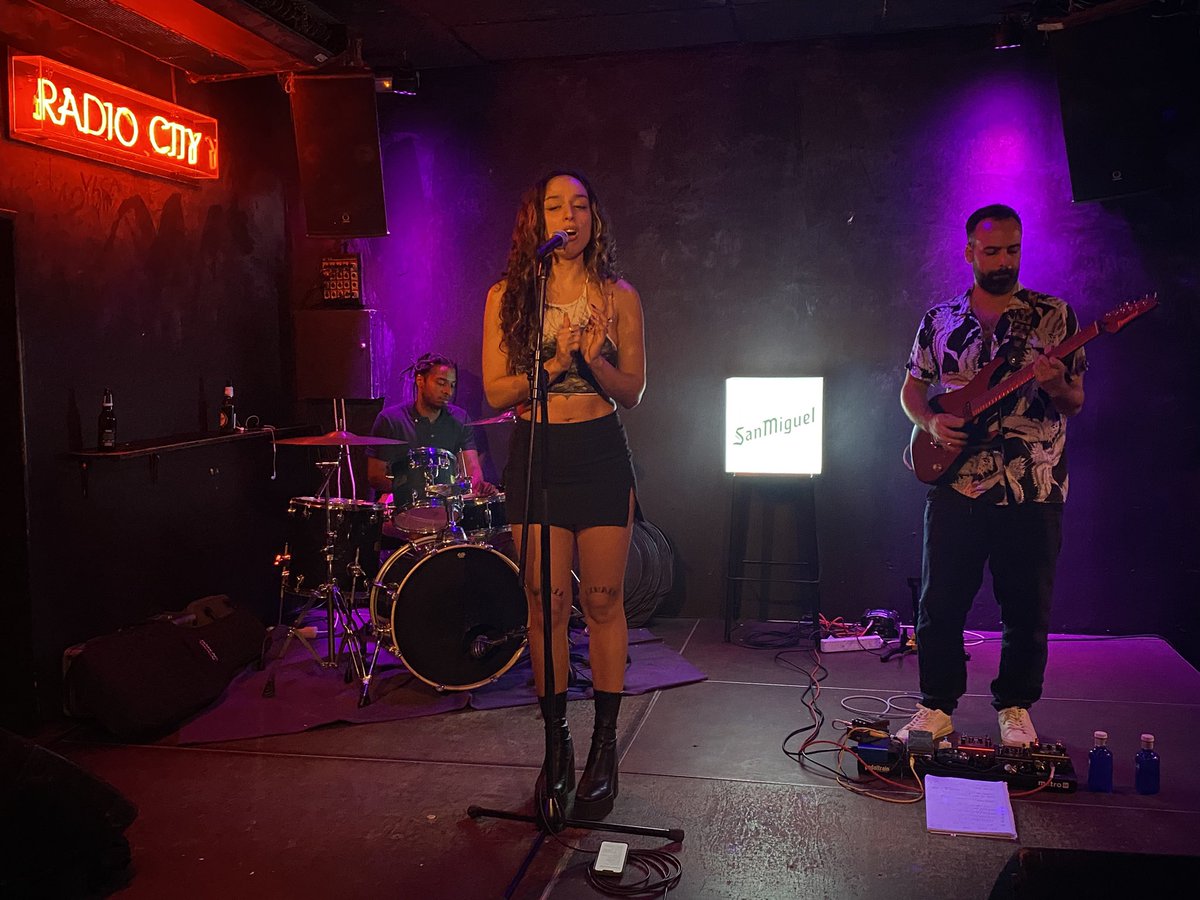 Torna el cicle de concerts #SanMiguelOnAir a les sales valencianes Peter Rock, Electropura, El Volander, Radio City, 16 Toneladas, Matisse, Loco Club, The Hope o Kaf kafé. La presentació en Radio City amb l’actuació de Bárbara Gramage