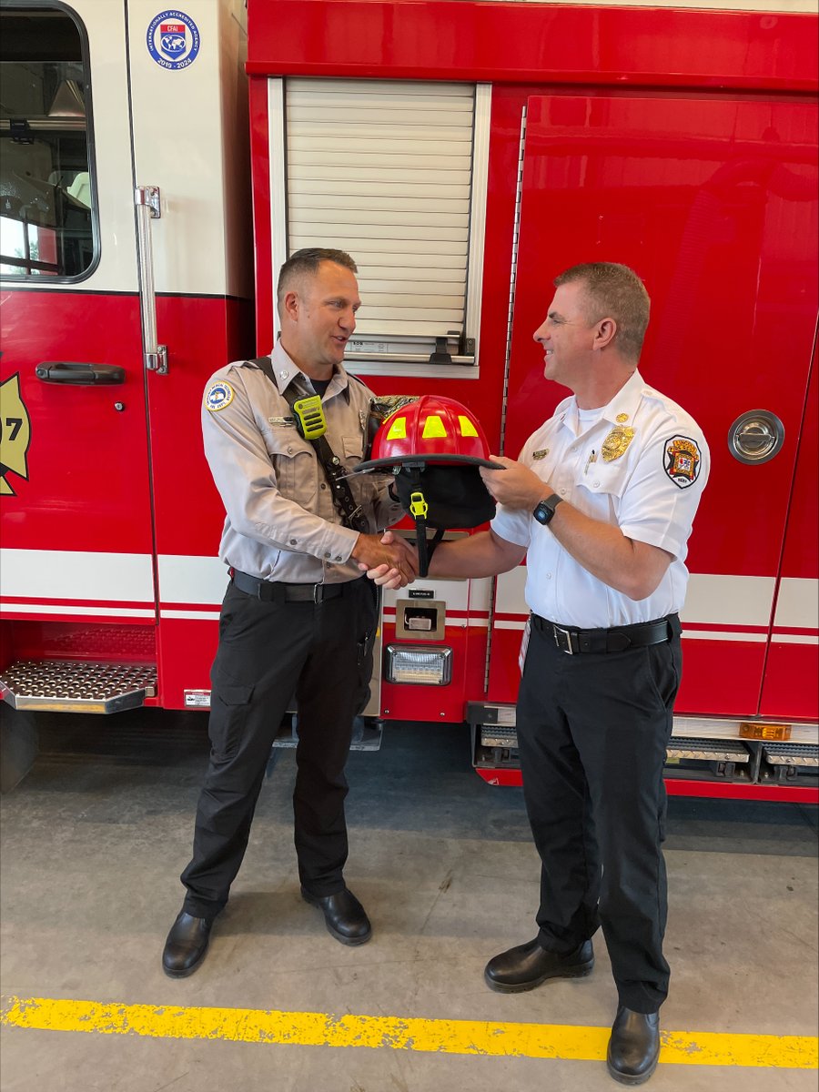 LNKFireRescue's tweet photo. Chief Engler presented newly promoted Fire Fire Captain Vorderstrasse with his new helmet. Adam's fire and home family were there to commemorate this incredible accomplishment. Congratulations Adam. https://t.co/lCeLaWW4YJ