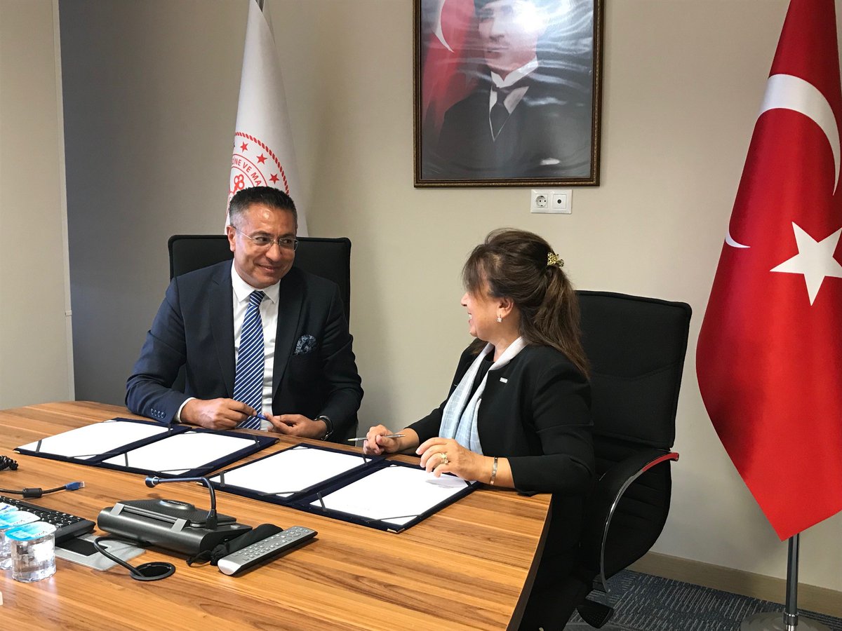 _yasad's tweet photo. Mely@z Meslek Liselerinde Yazılım Eğitiminin Hami Yazılım Firmaları ile Desteklenmesi Projesi ile @HMBakanligi  BTGM tarafından yürütülen @1milyonistihdam arasında işbiriliği protokolü geniş katılımlı bir törenle imzalandı.
https://t.co/vcgygvd7k1 
#yasad #hmb #birliktegüçlüyüz https://t.co/rmqCzJxWLK