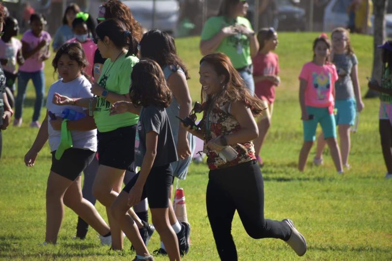 TVIS_Sharp's tweet photo. Thank you to all the volunteers, parents, and students! We had a great 2nd Annual Fun Run today! #thesilvervalleyway #thetvisway @SilverValleyUSD @NTC_UPDATE https://t.co/AcLVNeHW3L