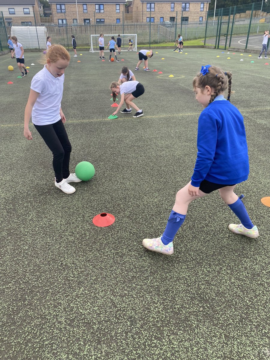 LawPrimarySLC's tweet photo. Room 8 worked hard on their passing skills today.They so worked well with their partners! They kept control of the ball and passed with the correct footwork. ⚽️😄#goodfootwork #improvingskills https://t.co/5Plx2tcBhr