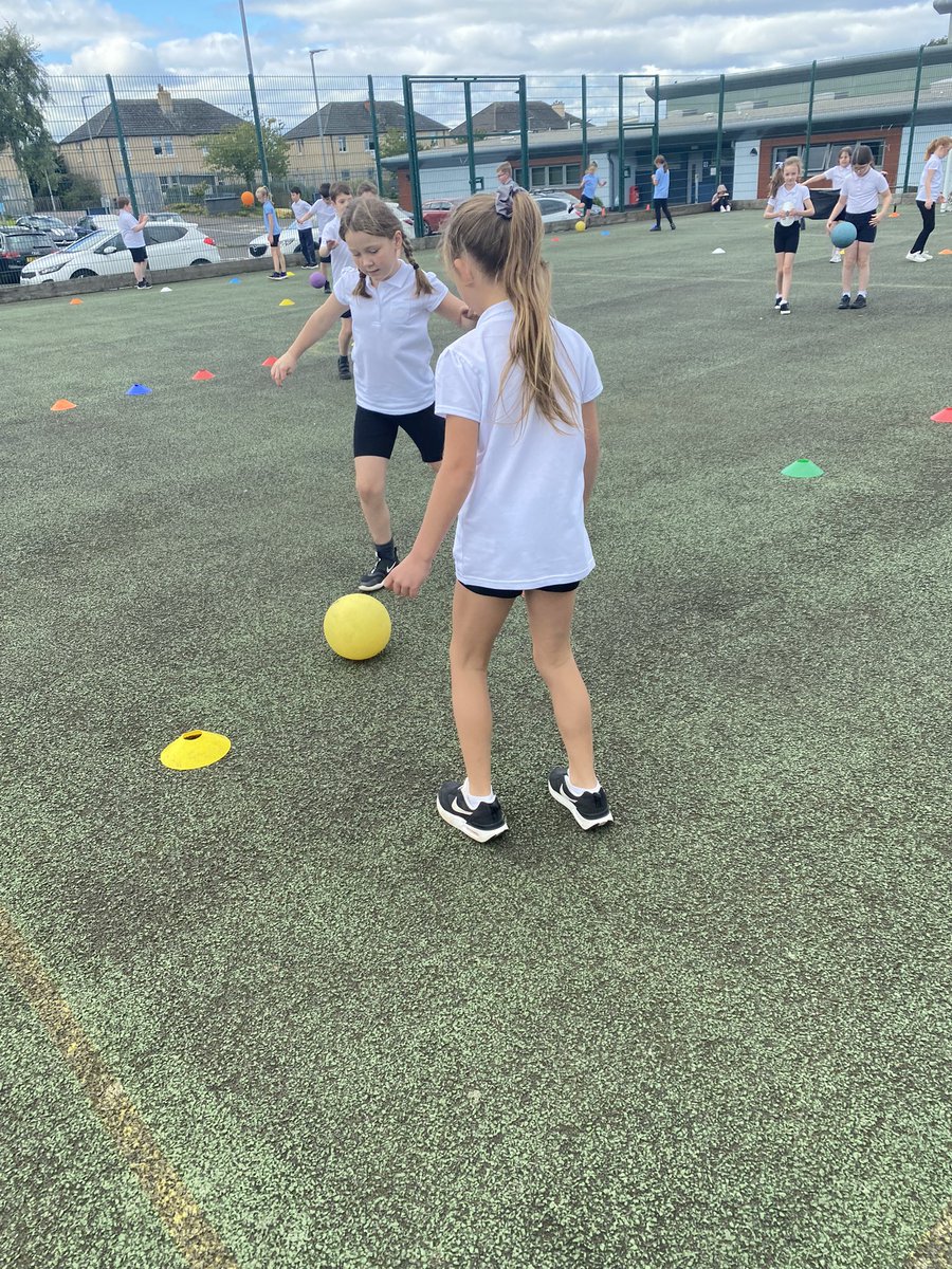LawPrimarySLC's tweet photo. Room 8 worked hard on their passing skills today.They so worked well with their partners! They kept control of the ball and passed with the correct footwork. ⚽️😄#goodfootwork #improvingskills https://t.co/5Plx2tcBhr