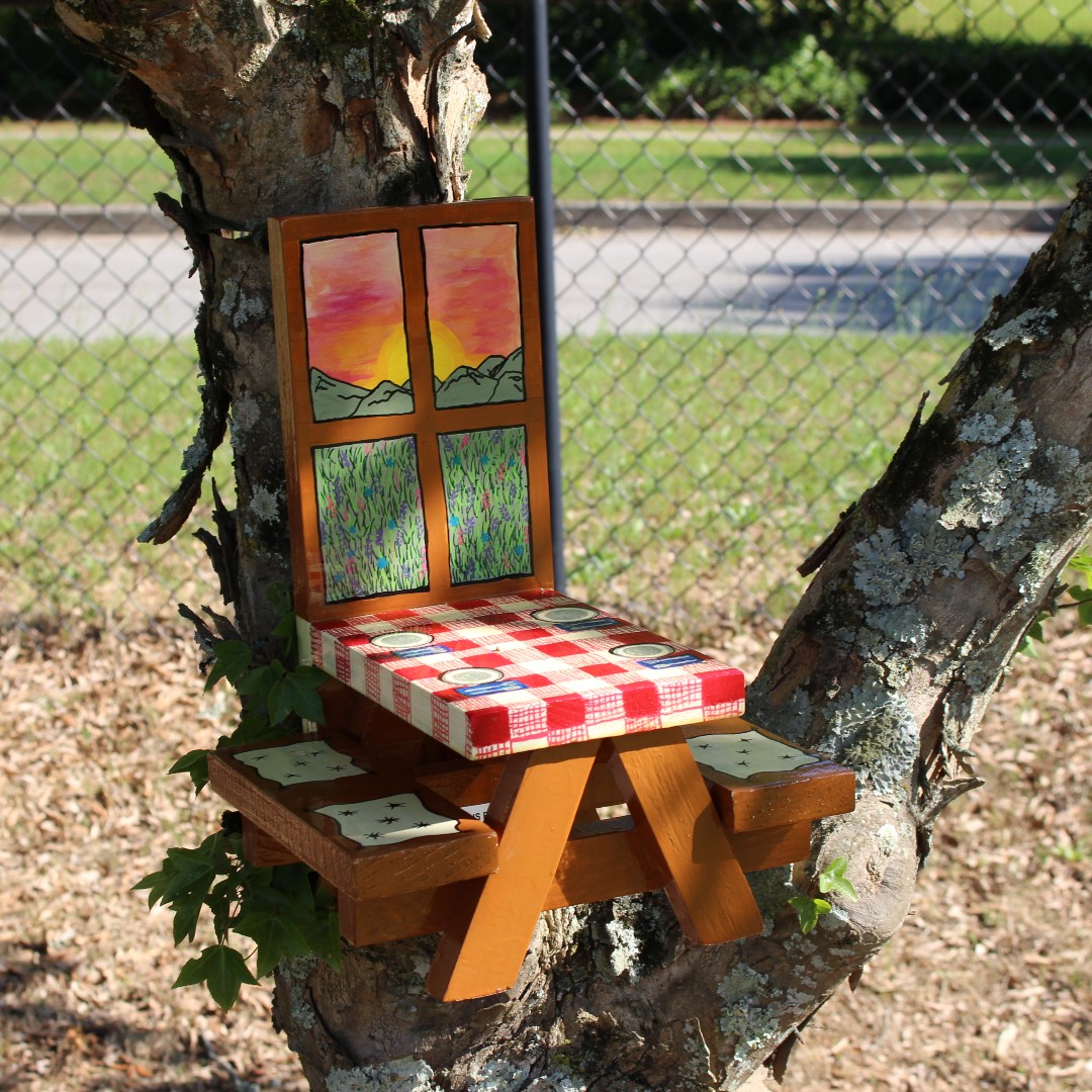 visithenrycoga's tweet photo. Rum Creek Golf (@rumcreekgolf), the place to enjoy time on the green and capture a photo with their #squirreltable as part of the Bushy Tail Art Trail. Rum Creek Golf is the place where a squirrel table and golf meet. #BetterExplored
Bushy Tail Art Trail: https://t.co/jzROyTaTWQ https://t.co/fwl5we2cCI