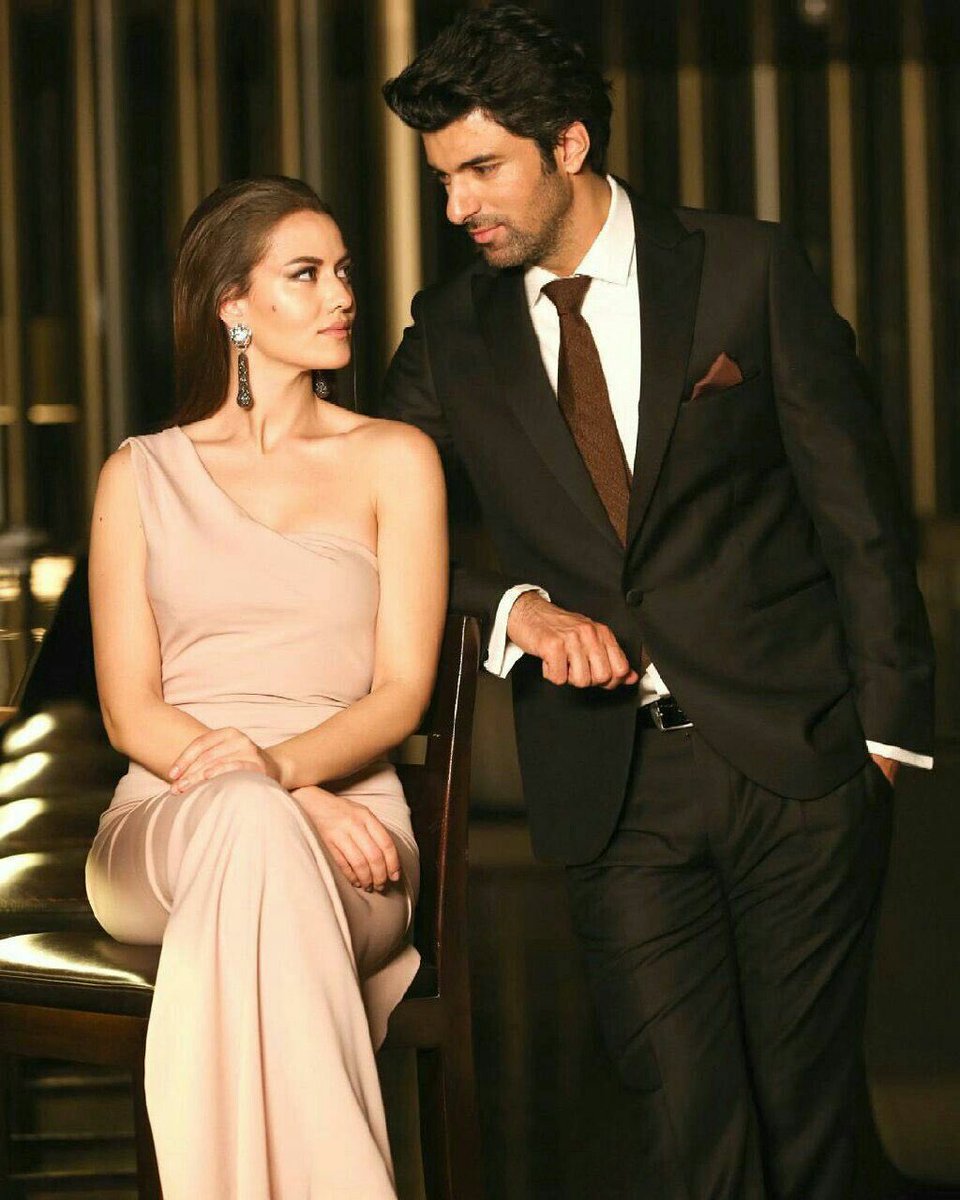 NereaG11's tweet photo. Un jueves más pidiendo a @antena3com @atresmediacom que emita esta gran serie #ÖleneKadar con #EnginAkyürek #DağhanSoysür #FahriyeEvcen @TIMSProd #ETERNAL #Dagsel en España queridas amigas máximo apoyo que se nos lea y escuche.
🙏🙏🙏❤❤❤🇪🇸🇹🇷❤❤❤💐🖥 https://t.co/NA4754ucqb