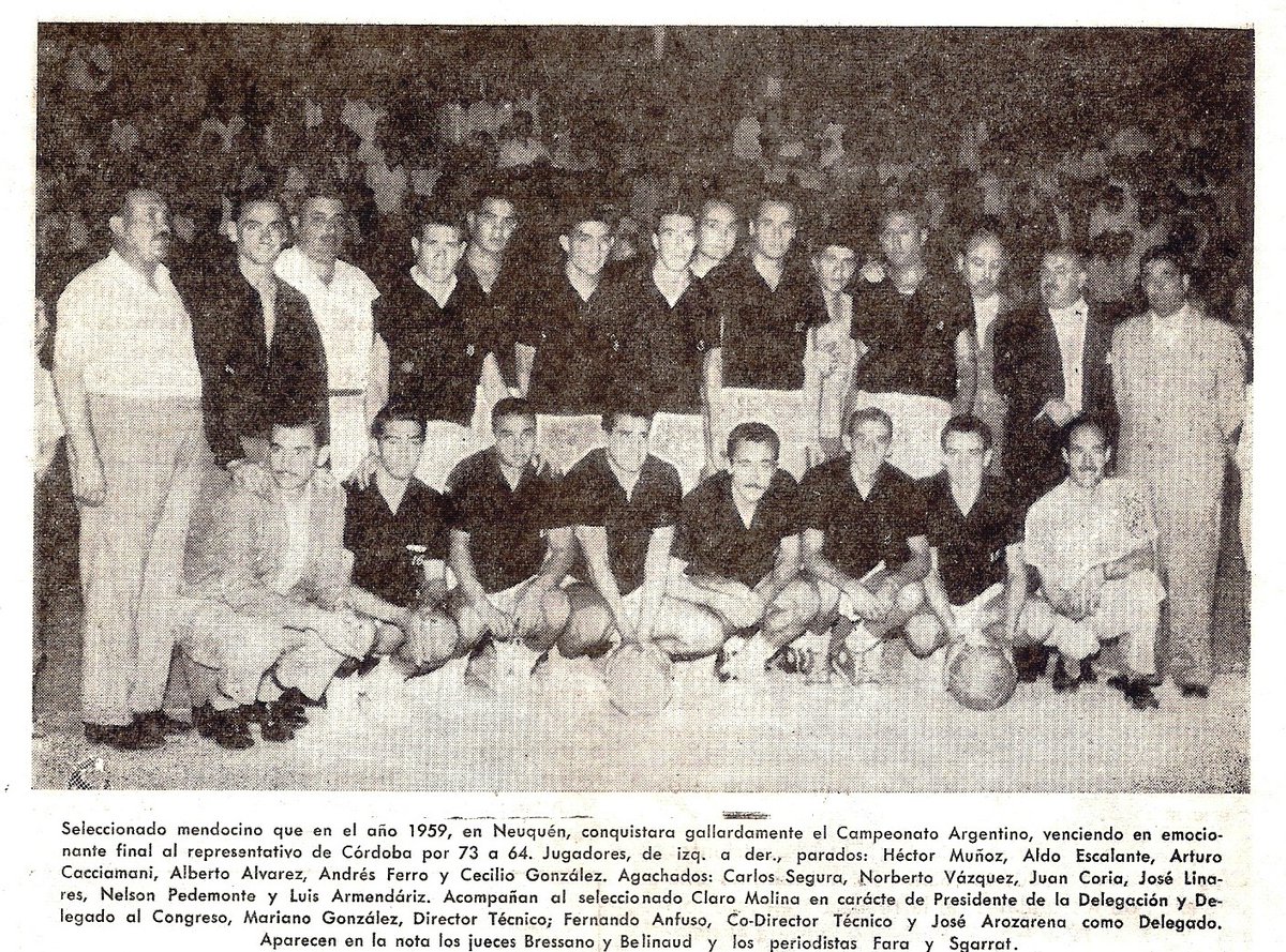 MUSEO VIRTUAL MANOLO GARCÉS 🗂

El Argentino de Selecciones de 1959 significó el momento cumbre de la Selección Masculina de Mendoza a lo largo de toda su historia. Por única vez, y gracias a un verdadero equipazo, la Borravino dio la vuelta olímpica. 

fbpm.com.ar/2022/09/15/men…
