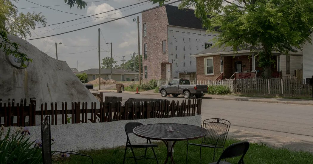 “The shrinking of the middle-class neighborhood is becoming a bigger problem across the country. Lunous assists organizations by collecting data that unveils housing pressure points, giving partners the needed data to move in assisting with these issues.” buff.ly/3o2mgeh