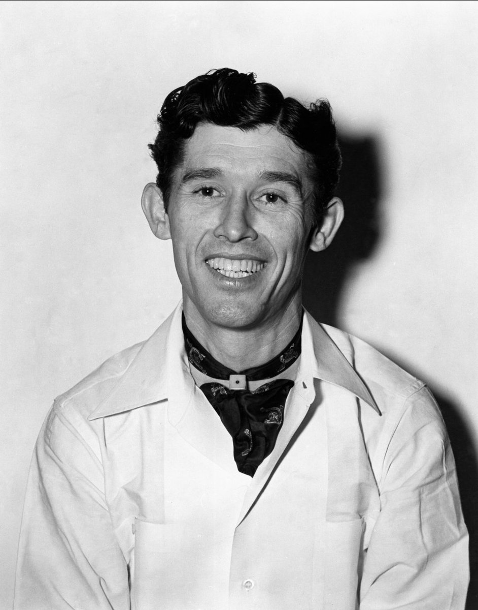 KWSnet's tweet photo. 🎂 #BOTD
Roy Acuff (15 Sep 1903 - 23 Nov 1992), American vocalist, songwriter, fiddle player, called "King of Country Music."
"He reasserted mournful musical traditions of Southeastern rural whites, and became a radio star on 'Grand Ole Opry' broadcasts."
🎞️ c. 1944. Getty. https://t.co/tpEO2fYzJL