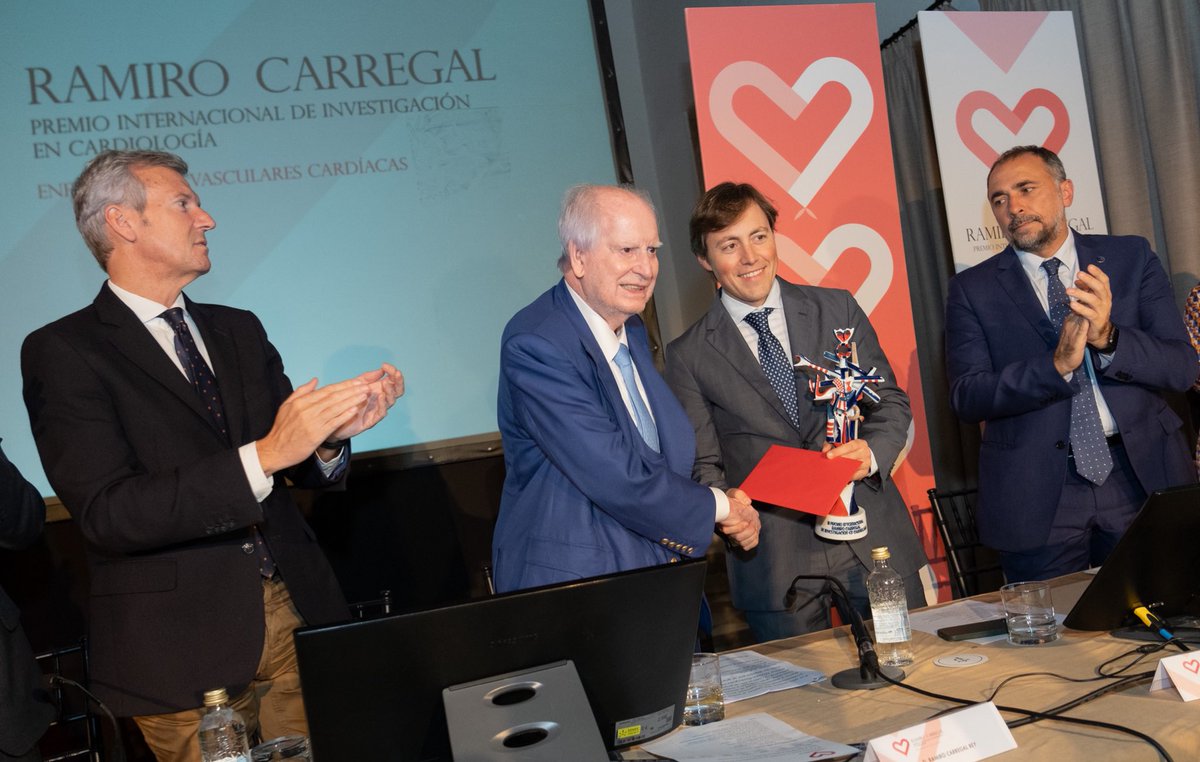 El Dr. Rodríguez Mañero de @cardiologiaCHUS gana el III Premio Internacional de Investigación en Cardiología Enfermedades Ramiro Carregal. Todo un ejemplo de vocación investigadora! @idis_research @santiagosergas @CIBER_CV