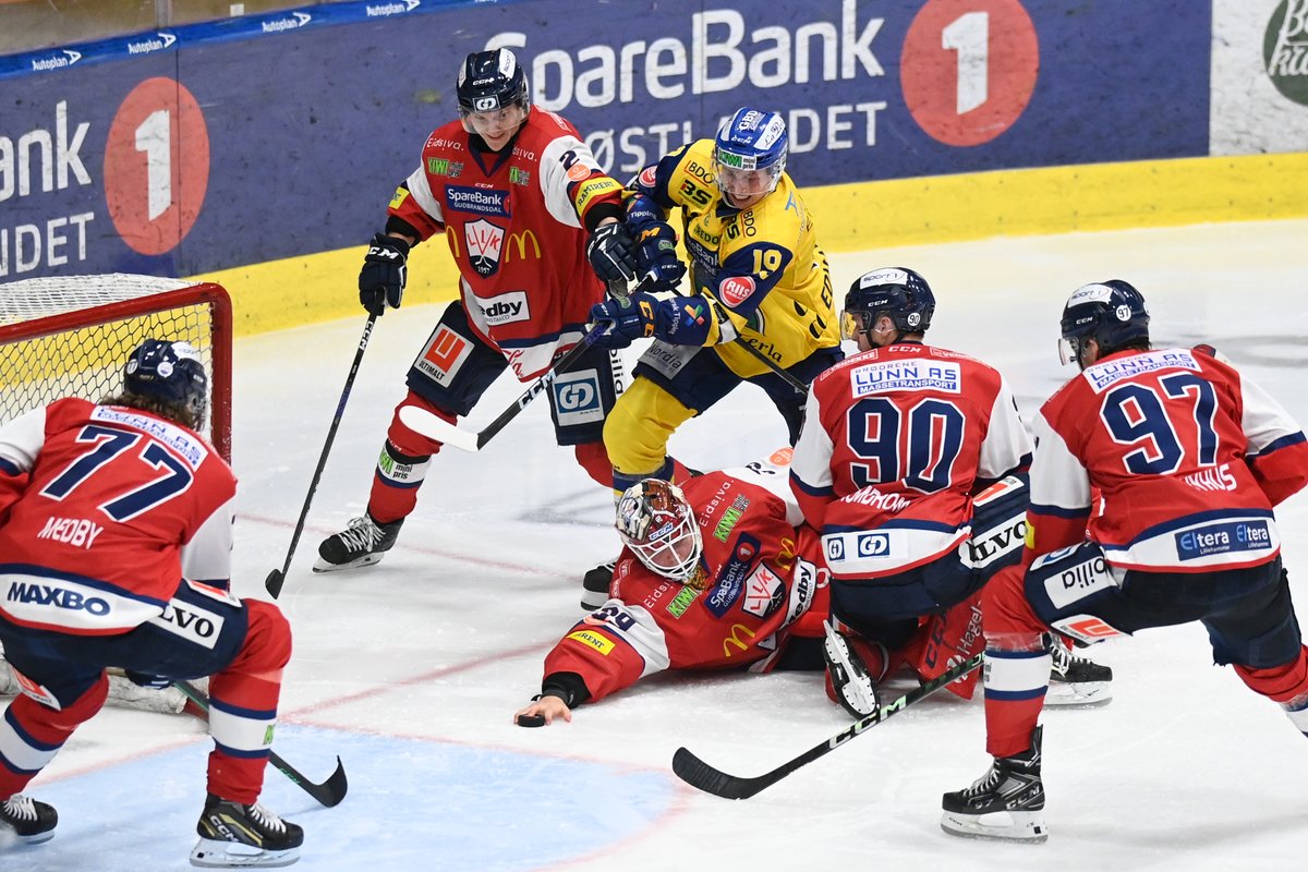 Når du kaster deg inn og blokkerer.. uten hanske (!!), da VIL du vinne :D #2hockey