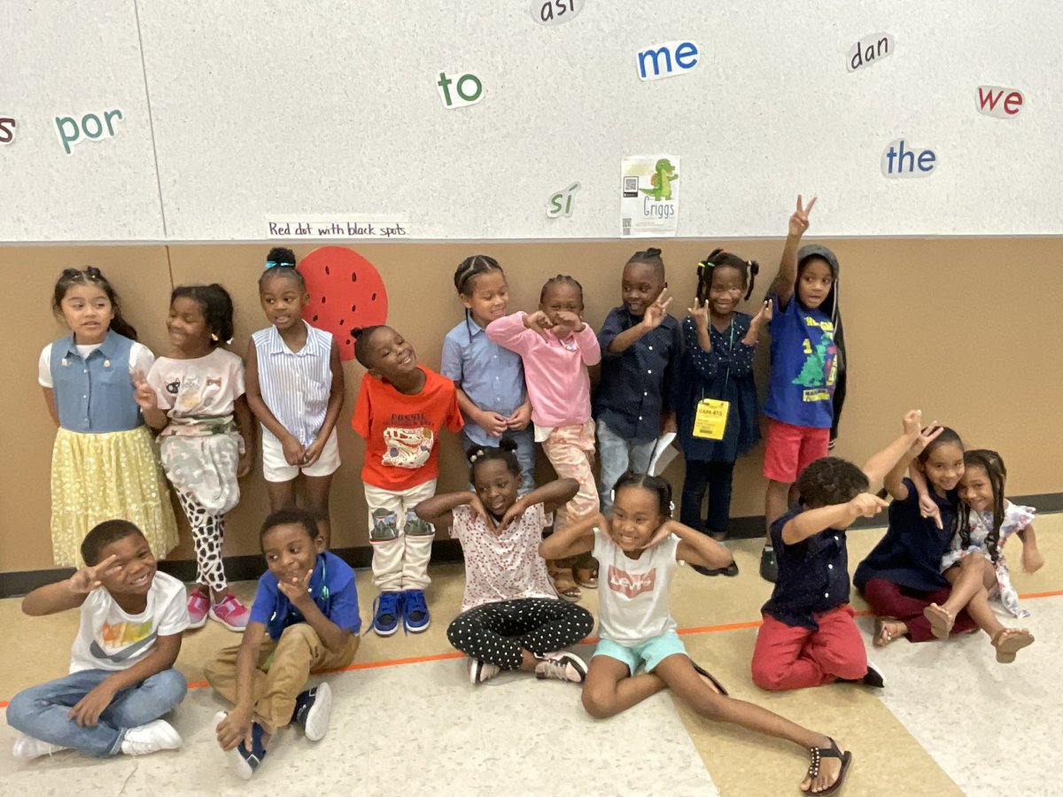 MrOdom14's tweet photo. #DotDay2022 Pt.2 @Griggs_AISD https://t.co/EpWeimSlXp