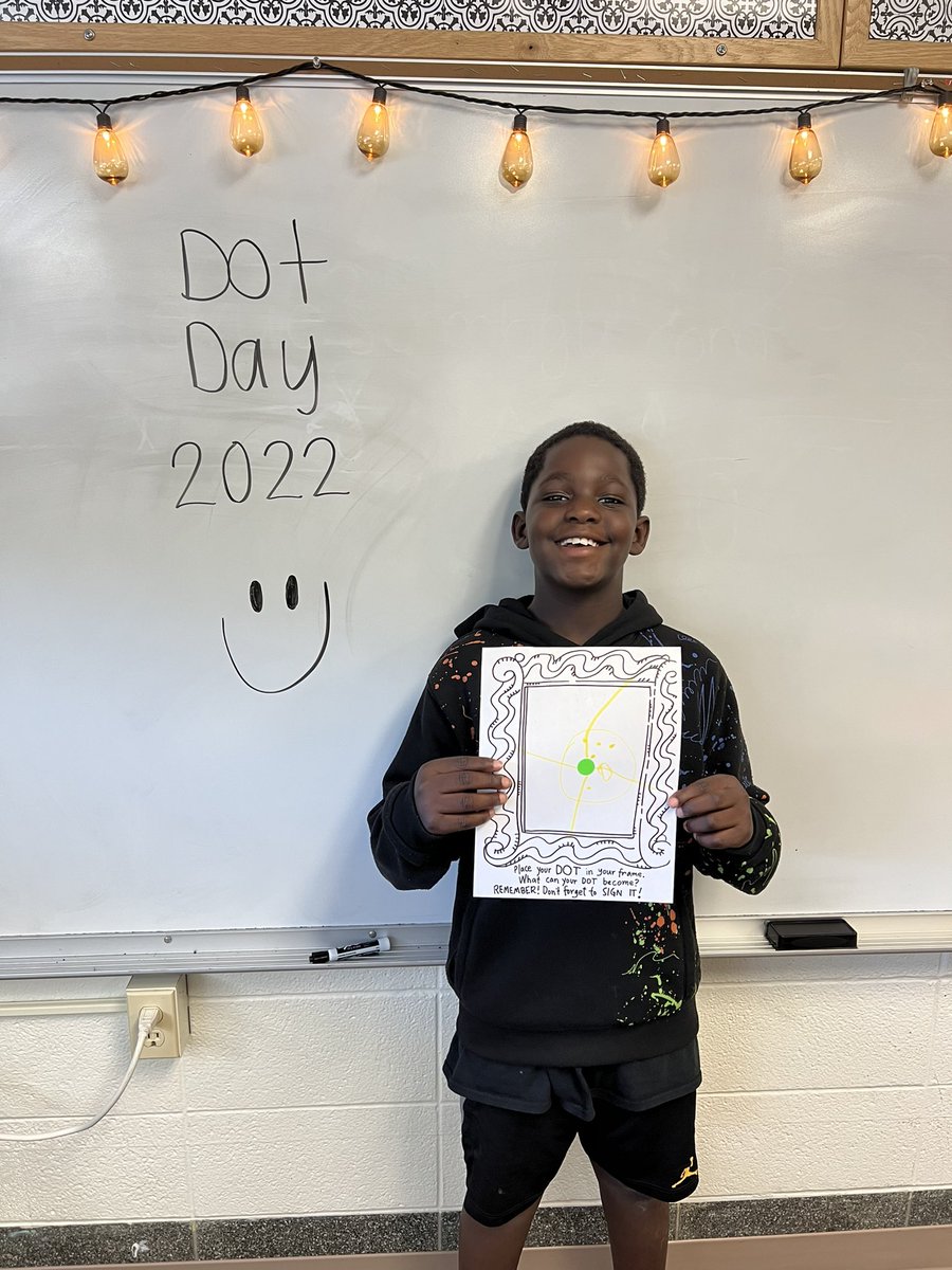 mallory_rengo's tweet photo. This afternoon Ss made their mark for #InternationalDotDay with literacy, art, and a collaborative STEM challenge using dot stickers! They even enjoyed some Dot candy, too! Perfect way to end the school week! #bctigers 🐯🔴 #Tigers4Stem @BirchcrestTiger @BellevueSchools #TeamBPS https://t.co/jROuxXyOTv