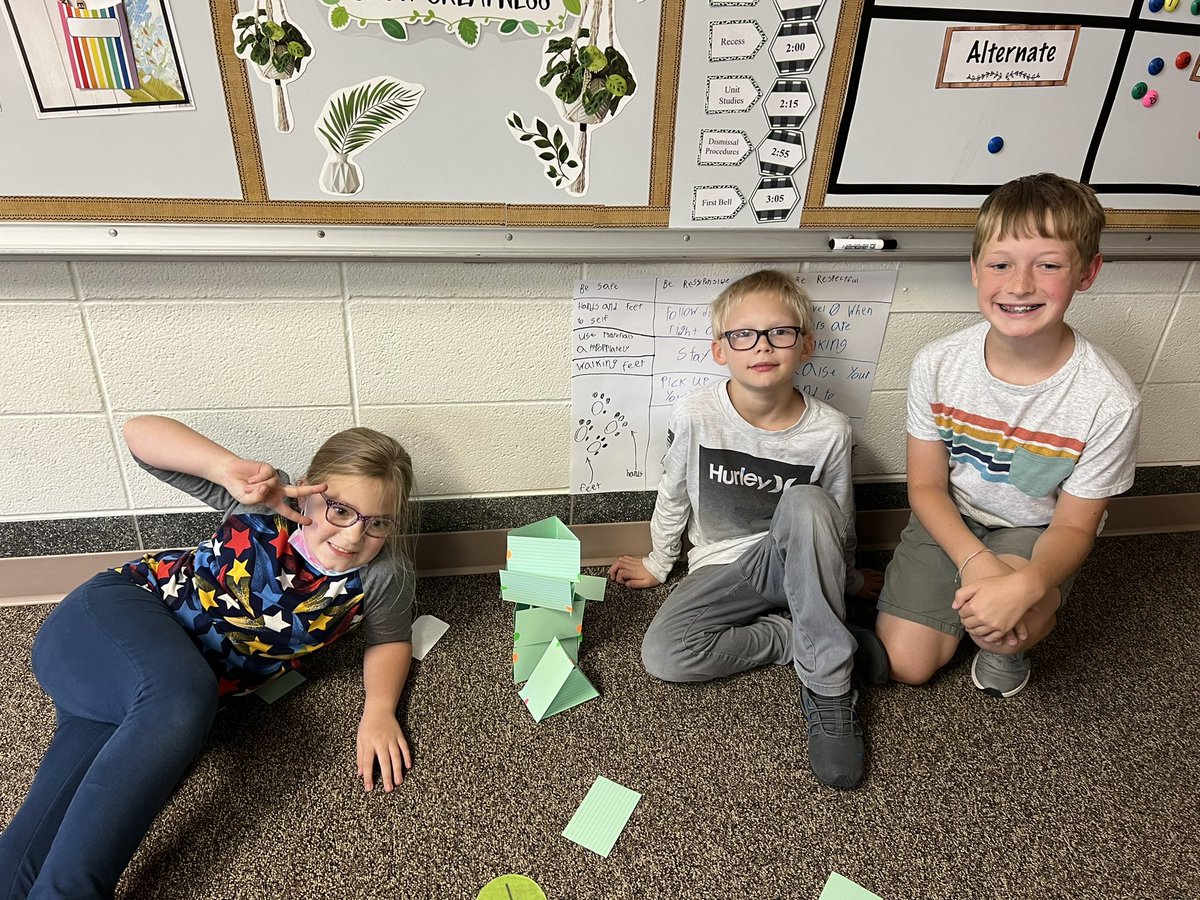 mallory_rengo's tweet photo. This afternoon Ss made their mark for #InternationalDotDay with literacy, art, and a collaborative STEM challenge using dot stickers! They even enjoyed some Dot candy, too! Perfect way to end the school week! #bctigers 🐯🔴 #Tigers4Stem @BirchcrestTiger @BellevueSchools #TeamBPS https://t.co/jROuxXyOTv