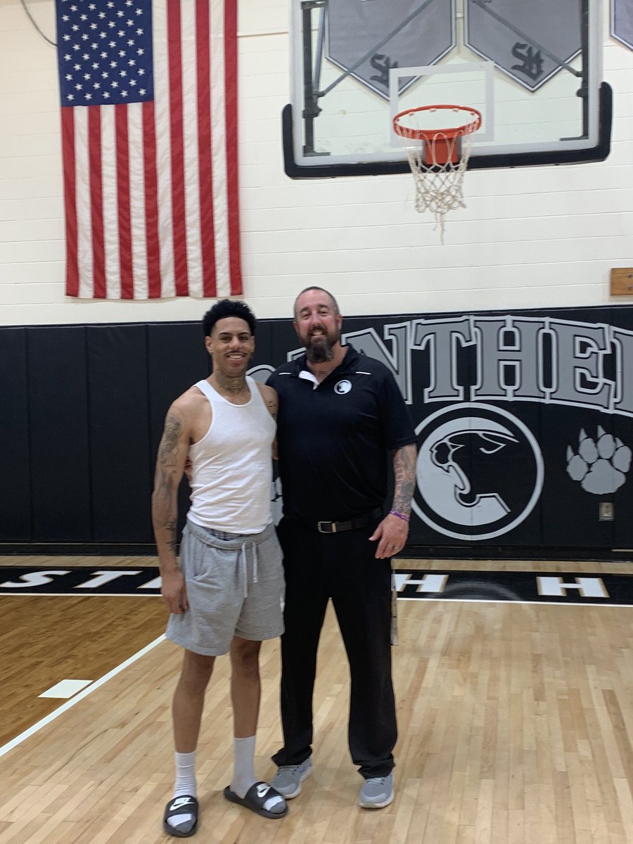 haney_mr's tweet photo. Was visited by some Strath Haven legends today… Awesome reunion! Miss these guys! https://t.co/3Sr5DwL2av