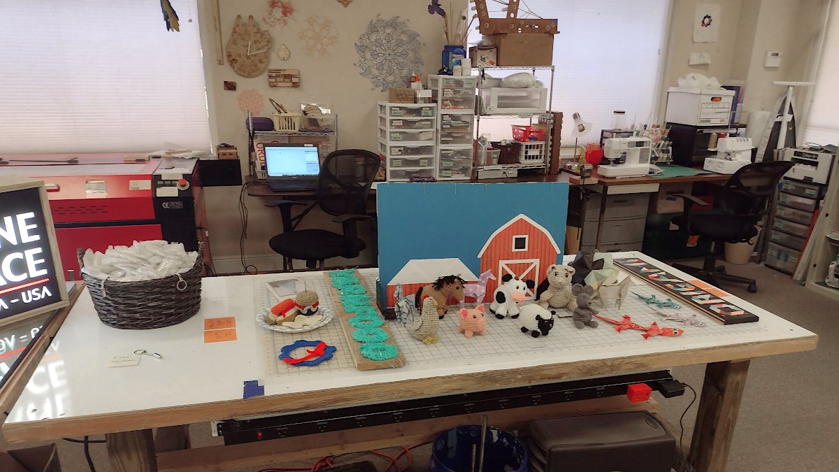 MelMakerspace's tweet photo. Help us improve the Makerspace!

We are expanding and rearranging the area for sewing, crafts, and the laser cutters (the east wall of the classroom).

Help us move things around and get free lunch!

We'll be getting pizzas and drinks, as is customary for such events. https://t.co/MbjgslBM4y