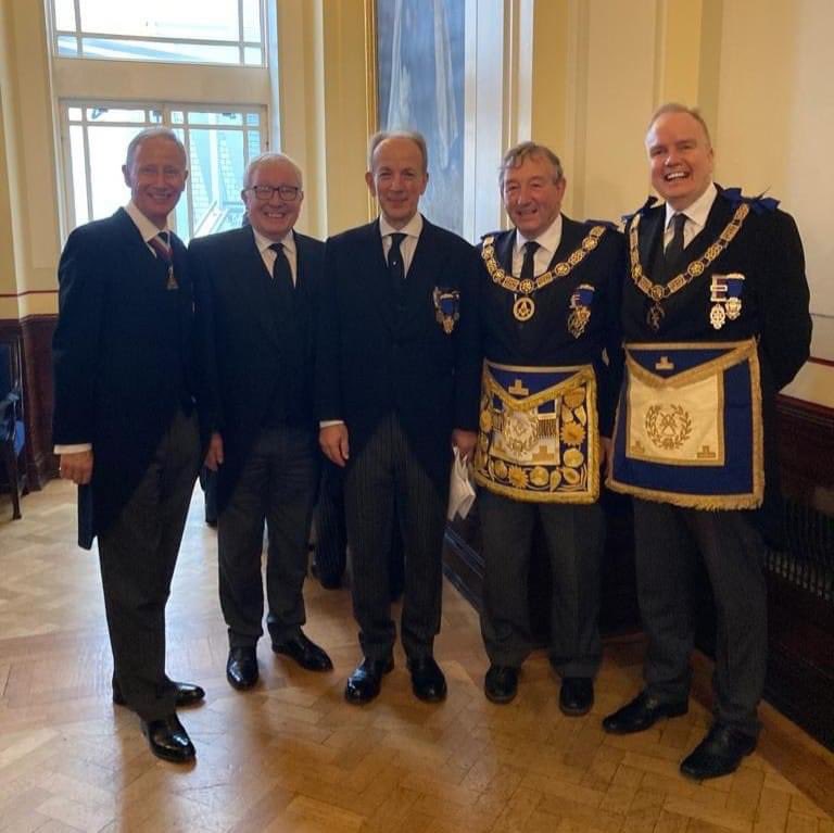 DerbysFreemason's tweet image. Look who we saw at Grand Lodge today! 

Our Provincial Grand Master Steven Varley and Neil Cross, together with Nottinghamshire's PGM Philip Marshall and Grand Superintendent Julian Townsend met the new Pro Grand Master of United Grand Lodge of England, Jonathan Spence!