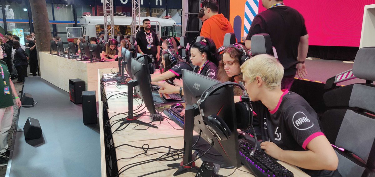 Charlotte tweet media