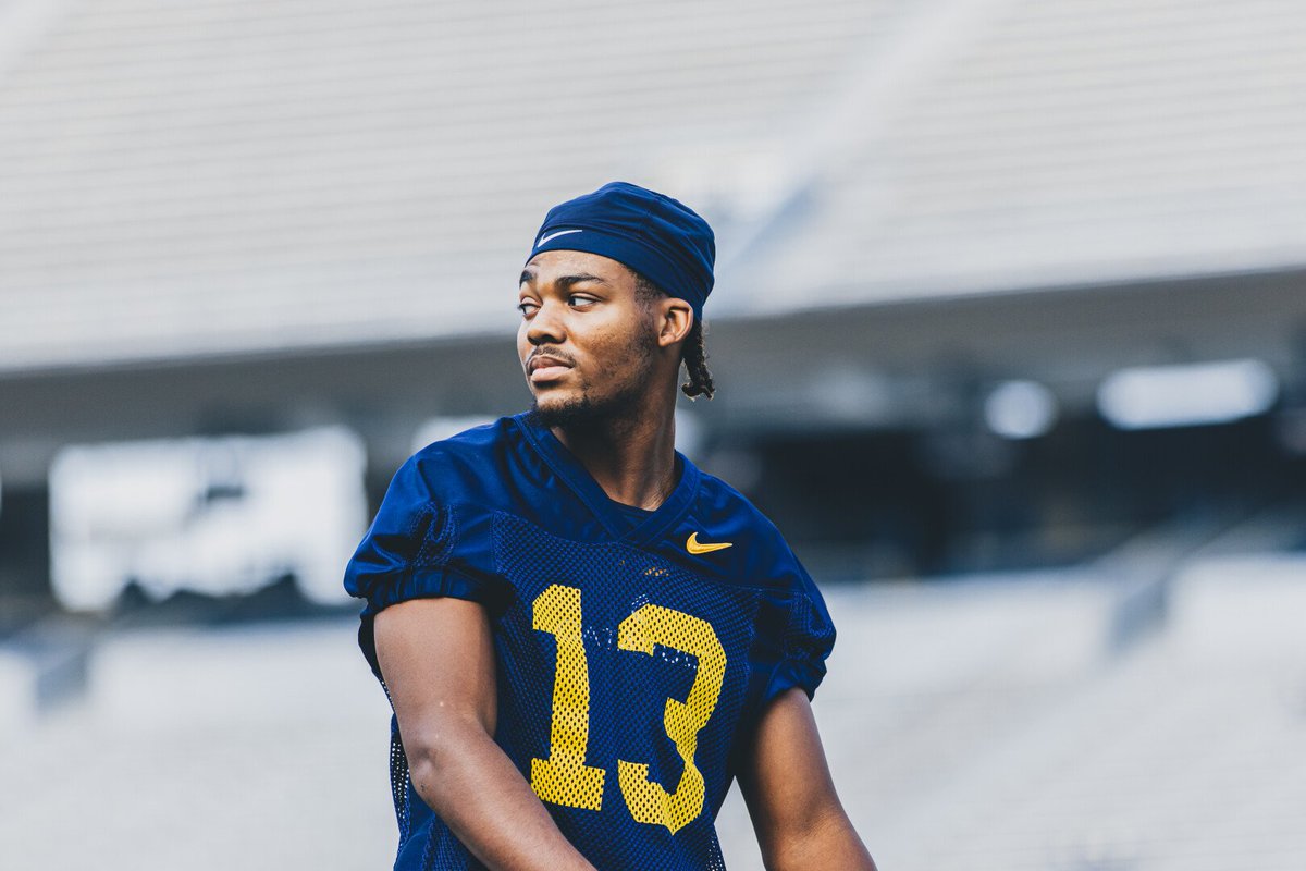 WVUfootball's tweet photo. getting ready for gameday 💯 https://t.co/Ct45T49CS9