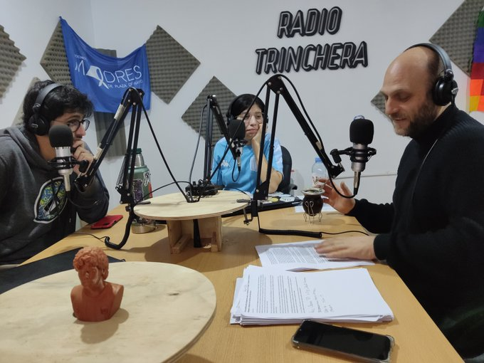 col_vertebral's tweet photo. #AHORA | Junto a @KudricGabriel analizamos algunos de los conflictos obrero que sucedieron durante gobierno de Juan Domingo Perón. https://t.co/tCSqPx5Noc