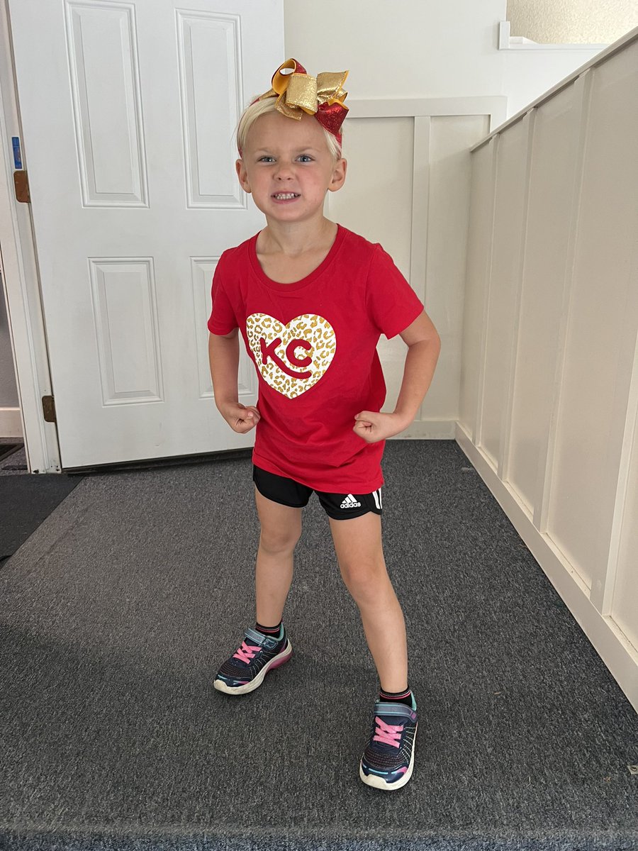 StineyRumDitty's tweet photo. EMMA IS READY FOR #TNF!!!!!! LET’S GO CHIEFS!!! ❤️🏈💛
#ChiefsKingdom #KCvLAC https://t.co/YRLEm2lMYV