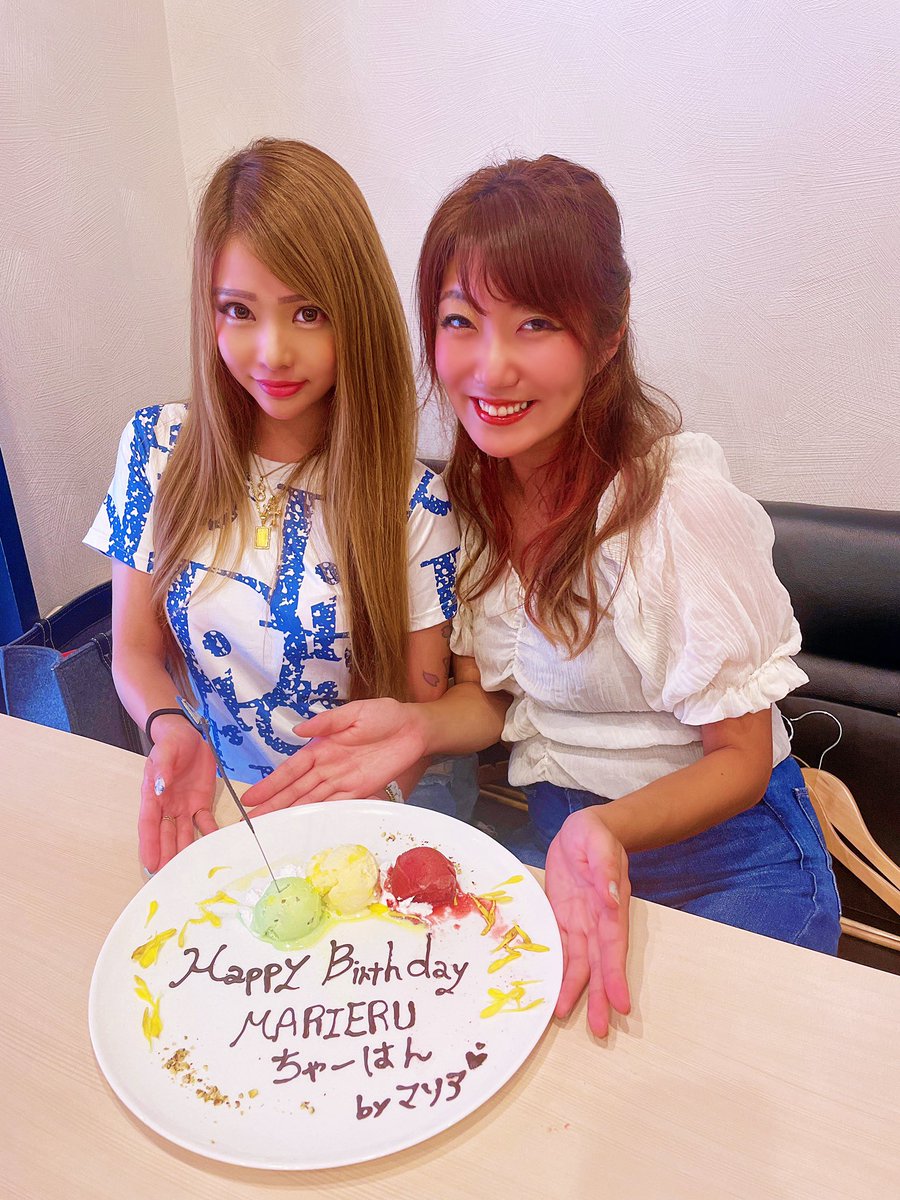 MARIERU08's tweet photo. 昨日@produced_by_k のお店で皆んなでお誕生日会🎂🎉😊💓💓
楽しかったよ🫶🥰💓
場所はこちら👇💞
https://t.co/qBpycfco8P https://t.co/FrfrMOe9Jq