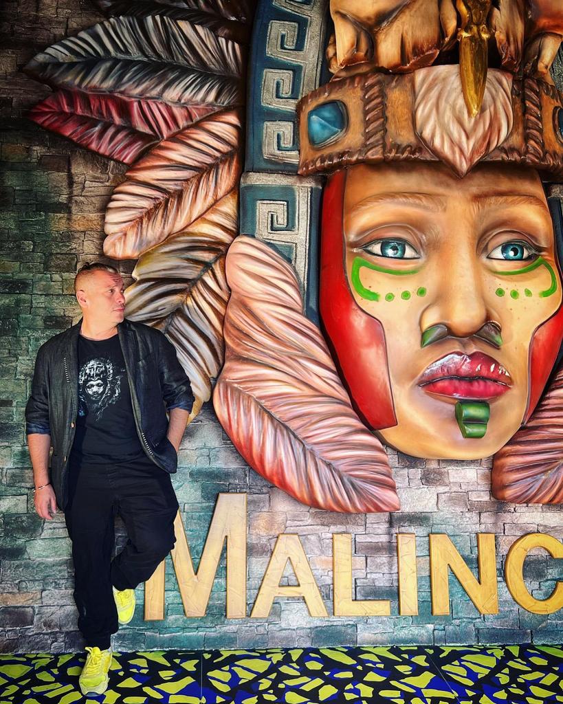pplalinea_'s tweet photo. Desde el PP de La Línea queremos felicitar a IGNACIO GALÁN ORDÓÑEZ en el día del estreno de ‘Malinche’, espectáculo de Nacho Cano, donde nuestro paisano interpreta un papel fundamental dentro del musical.
#OrgulloLinense https://t.co/Lo3XE1OeJk