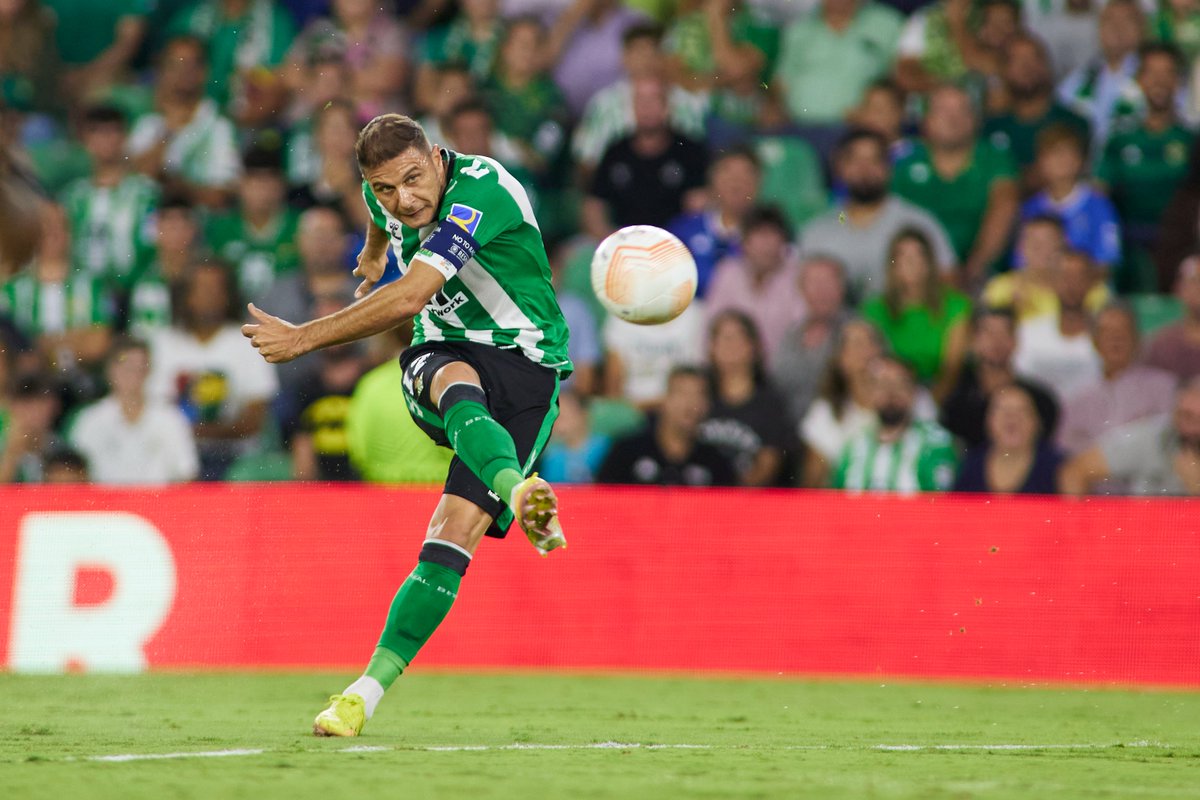 RealBetis's tweet photo. 🌟🌟🌟

Este chaval tiene mucho futuro. https://t.co/1F3PBakpkk