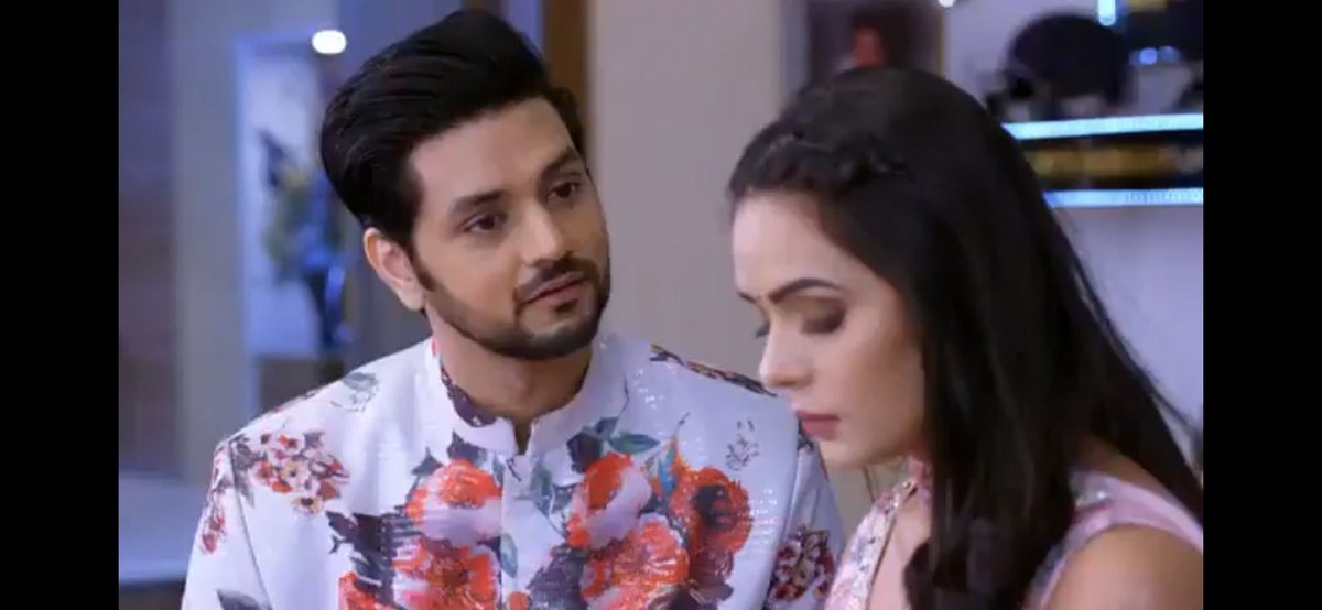 OnceHoped's tweet photo. I don't know what others saw but I saw 4 couples tonight.
#KundaliBhagya https://t.co/WyB4gyxBvN