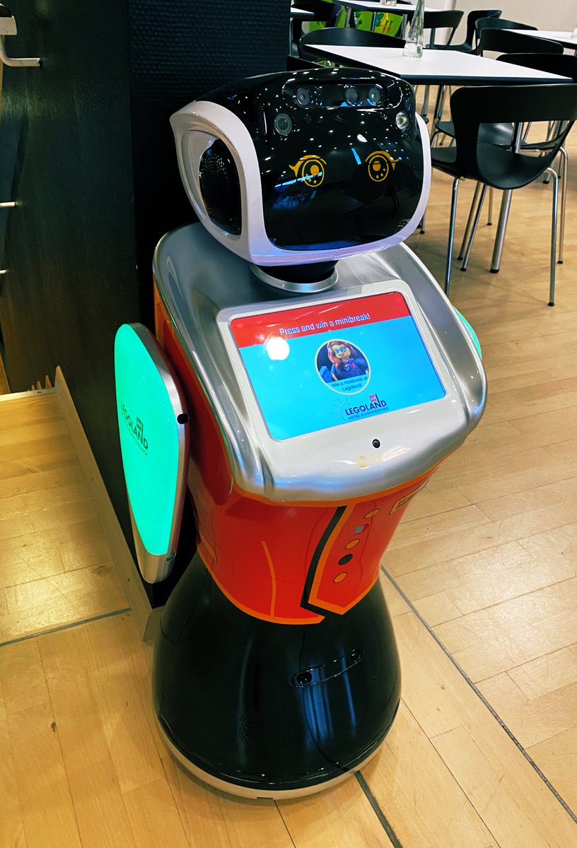Spider_Sam_'s tweet photo. That’s a wrap for the 2022 #LEGO #InsideTour. See you next year!
Also, did you know that the #LEGOLAND Hotel in Billund has a super cute ROBOT??!!! 😱😱
#LEGOInsideTour https://t.co/ZAfqgmuseM