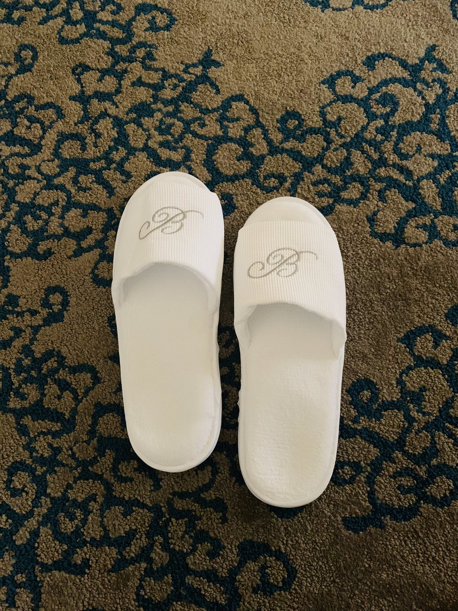 e_barzoon's tweet photo. Those who say that money doesn't buy happiness are absolutely right, but I admit that I'd rather be unhappy in my Suite at the Bellagio than in a seedy motel.☺️ 🎰 https://t.co/vto7tGxejo