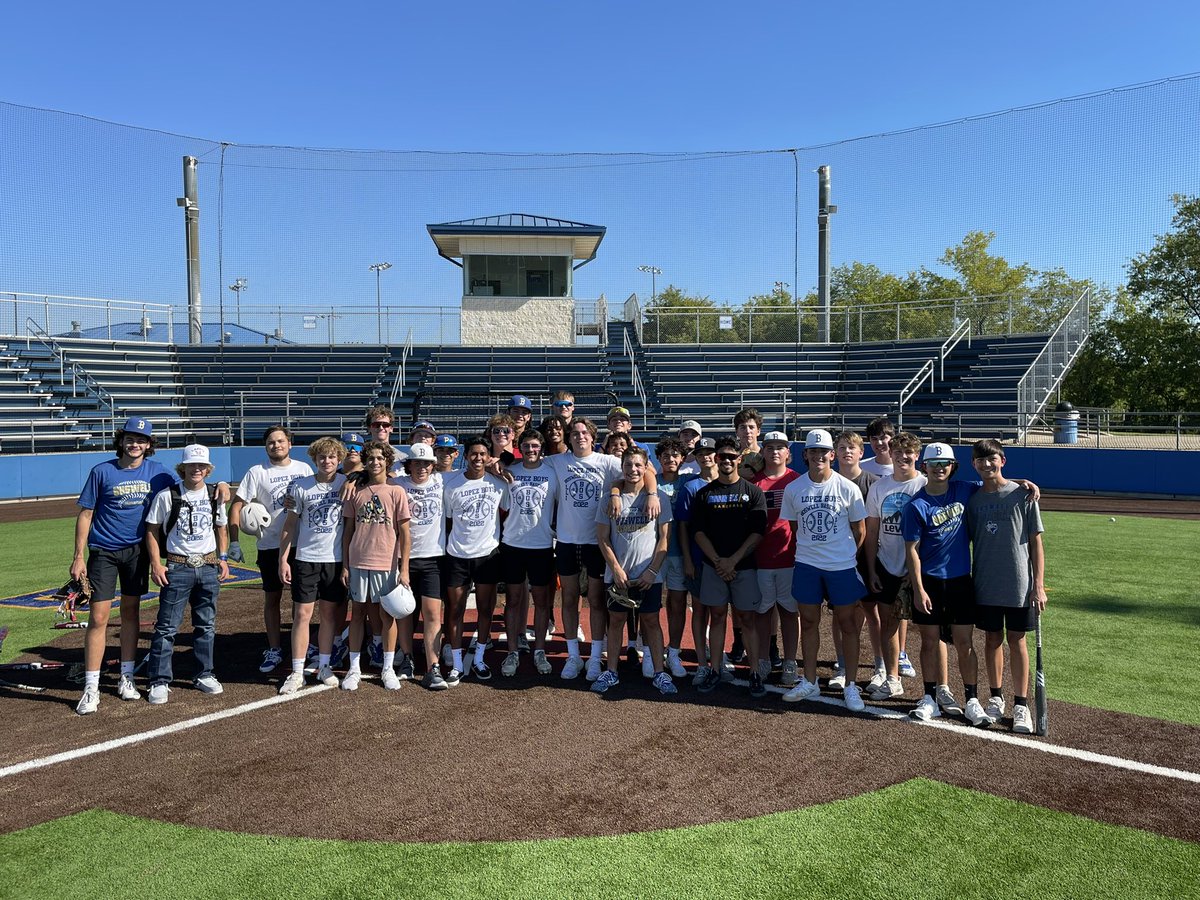 BaseballBoswell's tweet photo. 1 year. Never forget. #LLI #LLE

Thank you @boswellhs admin team and @BHSCounselorsTX team for coming out. https://t.co/6u5v8WUunt