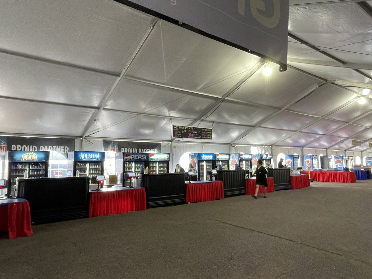 EastlinkCtrPEI's tweet photo. Wow. Just Wow! Setup @PEI_Shellfish @EventGroundsPEI second to none @ChtownPE @CharlottetownPE @Downtown_Chtown Congrats to all involved in any way. Thank you to all partners. Schedule @ https://t.co/deOg7bnQs9 info@peishellfish.com 1-866-955-2003 #Celebrating25years https://t.co/H8KEd7f3zP