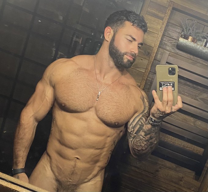 Checkout the new vid! https://t.co/ucs4bAH6ru https://t.co/2OORidjfq9