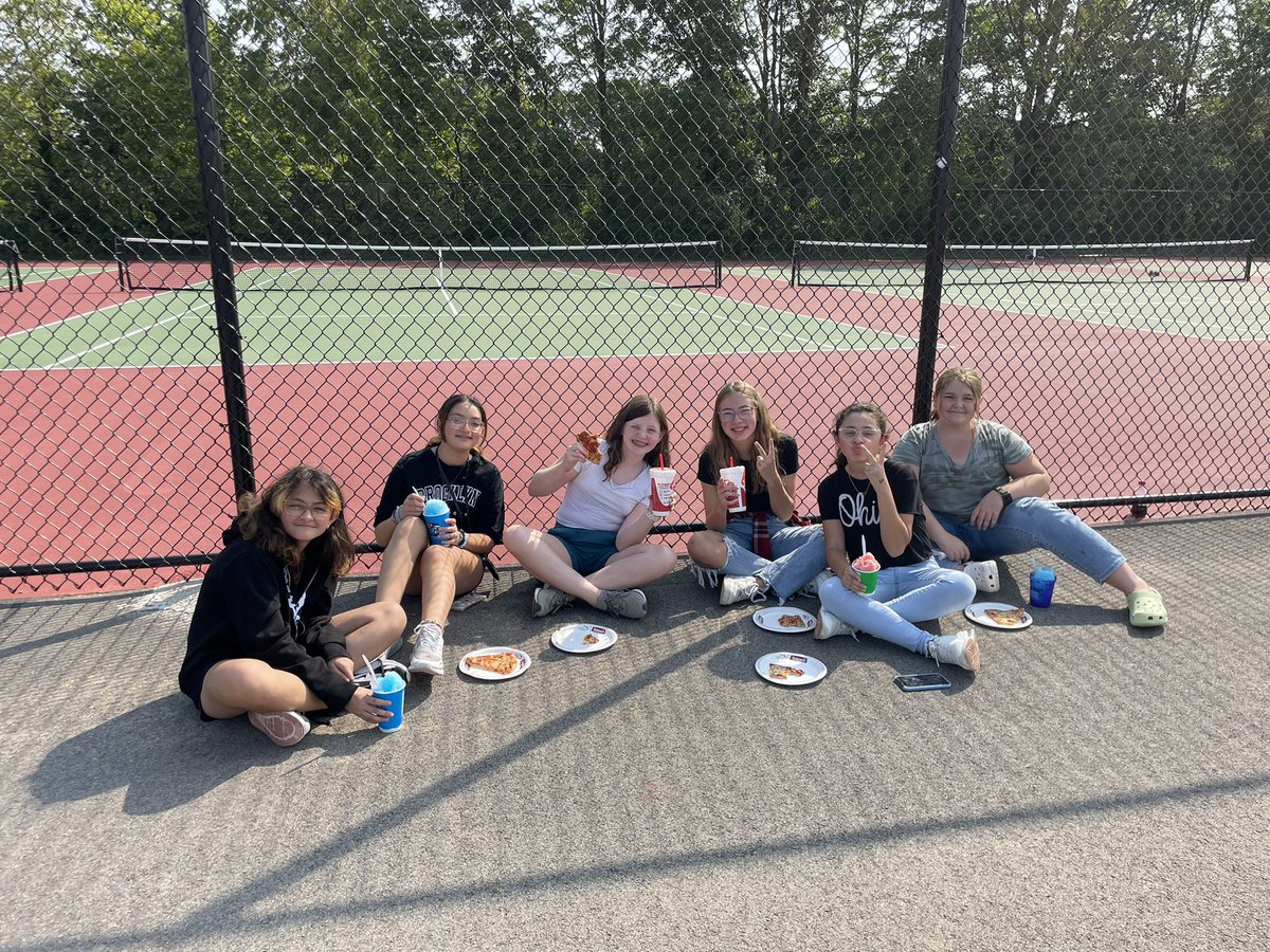 mrsjerger's tweet image. ERMS Tailgate @erms_DCSD pizza, water, games, Kona Ice, Smoothie King, screaming, laughing, running…all things middle school fun! @mrsphelpsteach