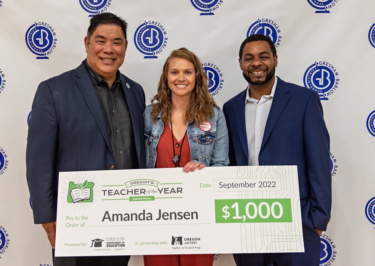 We’re so proud! <a href="/HIES_Huskies/">Highland Elementary School</a> teacher Amanda Jensen is the Multnomah ESD Regional Teacher of the Year! "Amanda empowers students to find their voice and inspires in them a love of learning," says Superintendent James Hiu. #InspireEmpowerTHRIVE