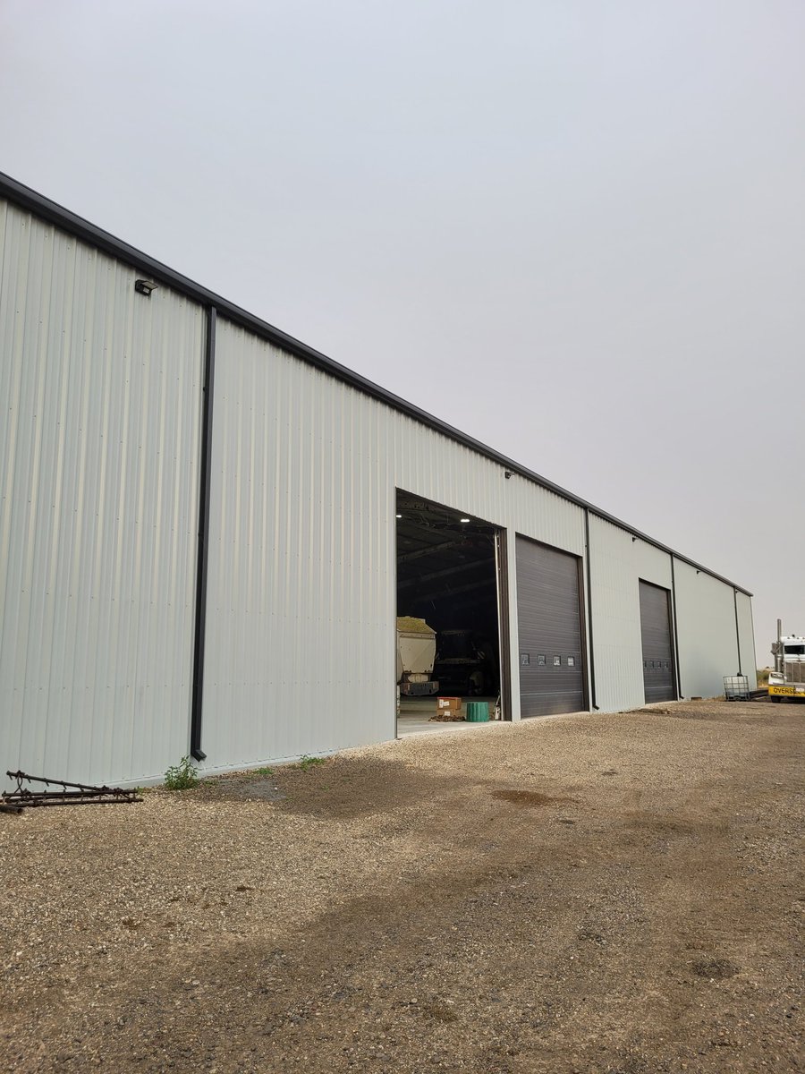 gutterguyz's tweet image. 7"continuous box gutter 
All on these ag related buildings
Some new some retrofitted
#agriculture 
#foragestorage