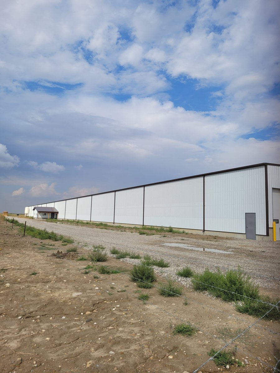 gutterguyz's tweet image. 7"continuous box gutter 
All on these ag related buildings
Some new some retrofitted
#agriculture 
#foragestorage