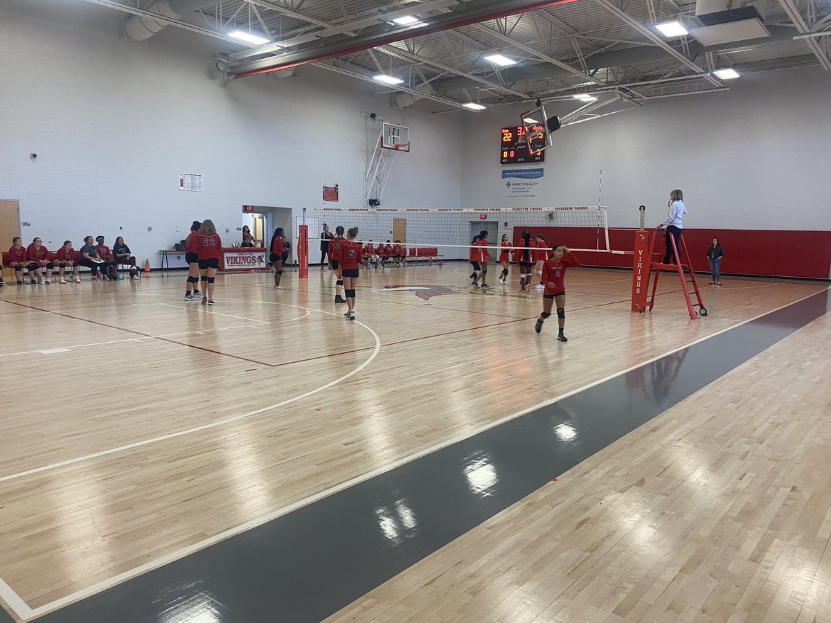 StallworthPCMS's tweet photo. 8th grade Lady Vikes volleyball takes the first set. @VikeNation @PCMSVikingPride @DrMackzum #VikingDiff https://t.co/wJdOdX3rFO